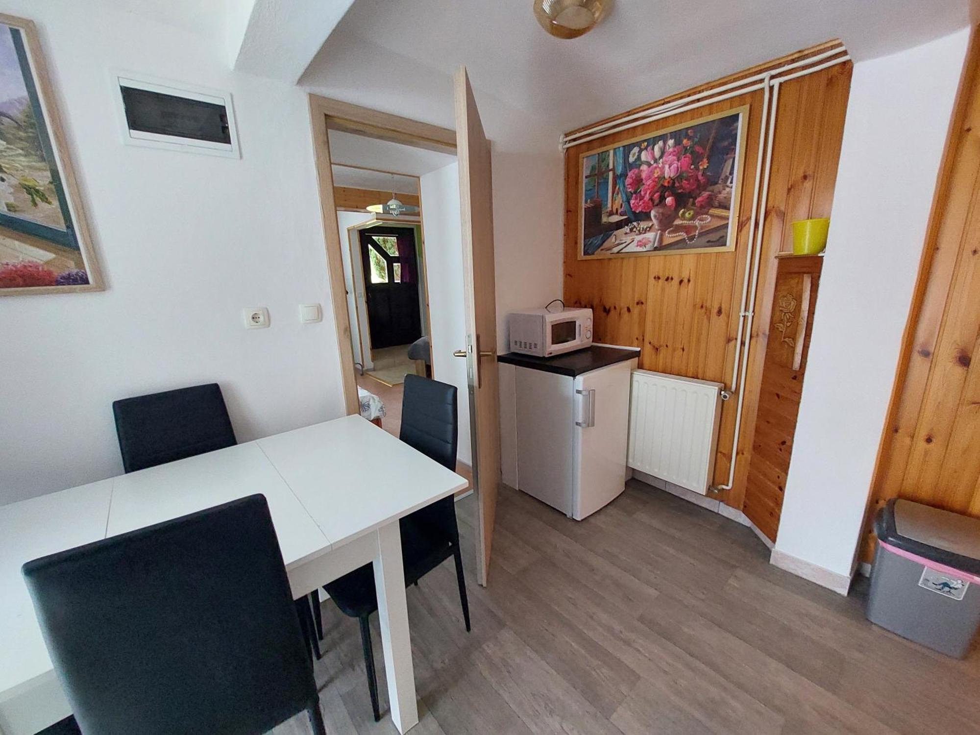 Apartment Carli-Jurc โคบาริด ภายนอก รูปภาพ