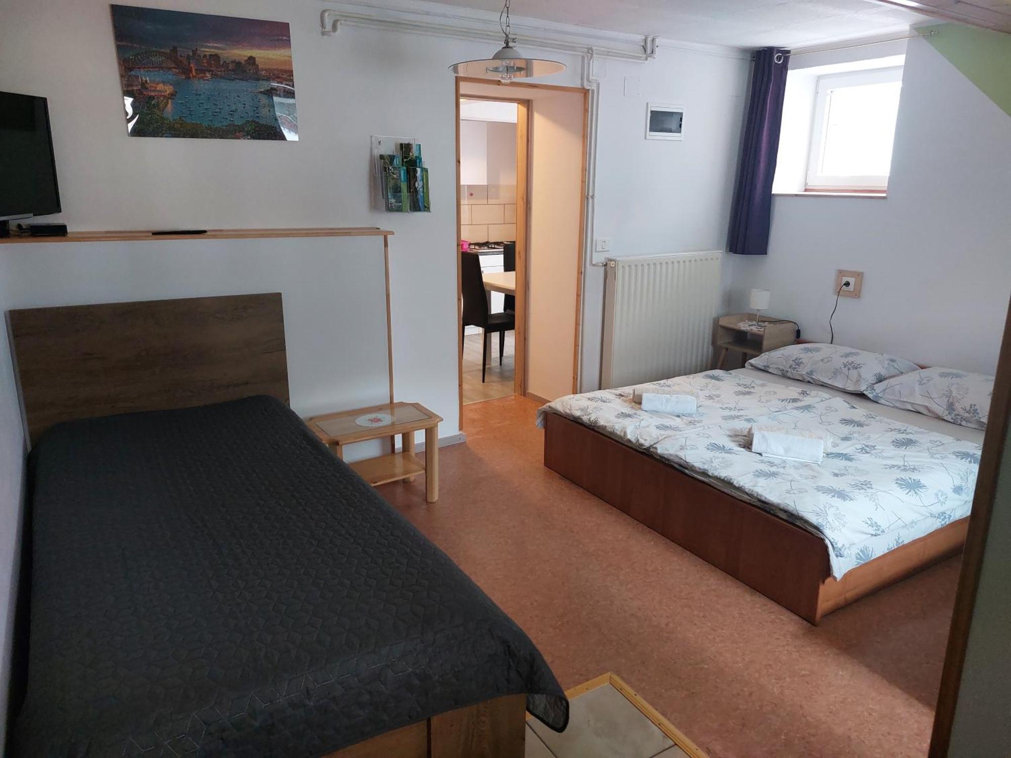 Apartment Carli-Jurc โคบาริด ภายนอก รูปภาพ